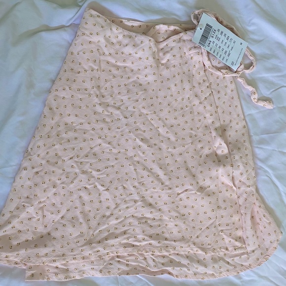 Brandy Melville Pink Wrap Skirt (Genevieve Skirt) - Picture 1 of 1